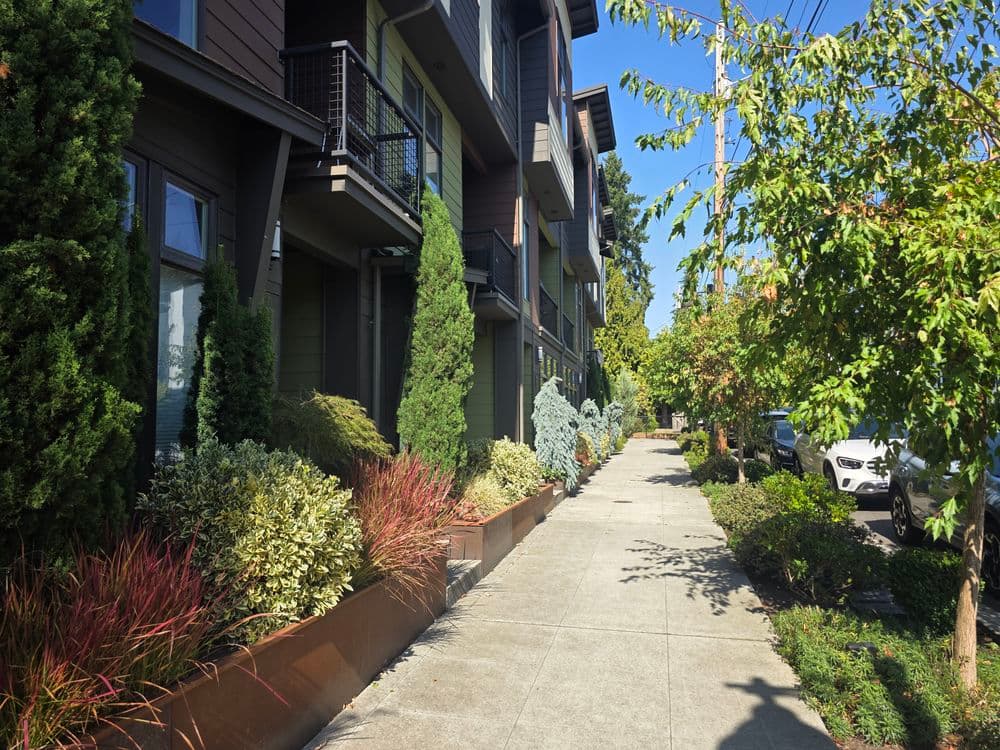 Gallery photos for Bi-Weekly Garden Maintenance Keeping This Mountlake Terrace Condo Complex Looking Sharp: Image #2